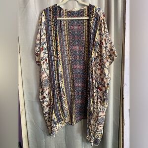 Gypsy love Floral and Geometric Patterned Kimono size large